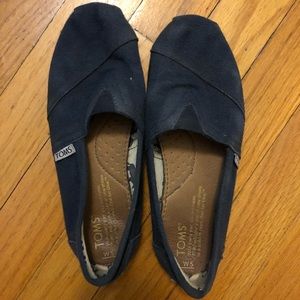 Toms classics slip on shoes